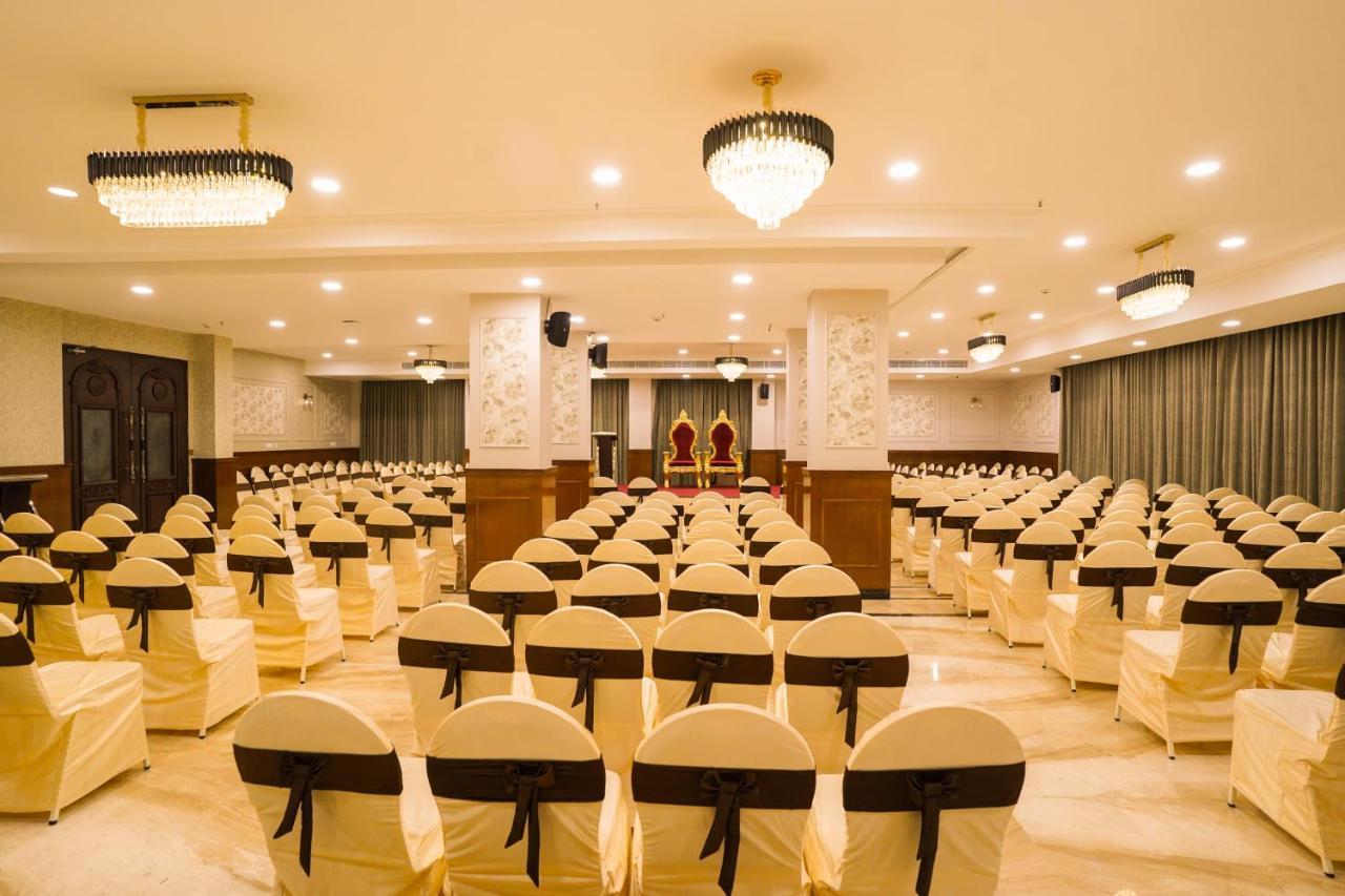 Singapperumalkovil V Five Hotel מראה חיצוני תמונה
